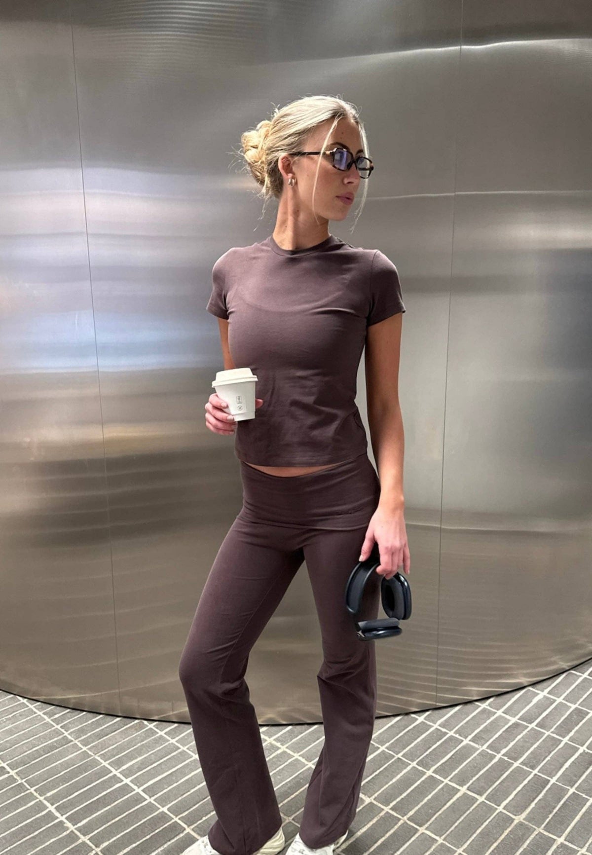 Weiche Baumwollhose mit Umschlagbund - Espresso