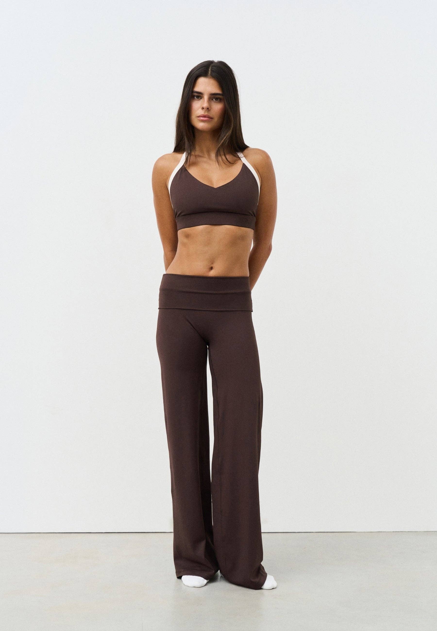 Sisterly Tribe Softsculpt Gerade geschnitten – Espresso