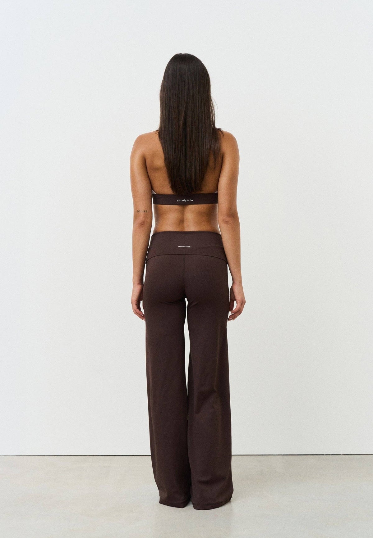 Sisterly Tribe Softsculpt Gerade geschnitten – Espresso