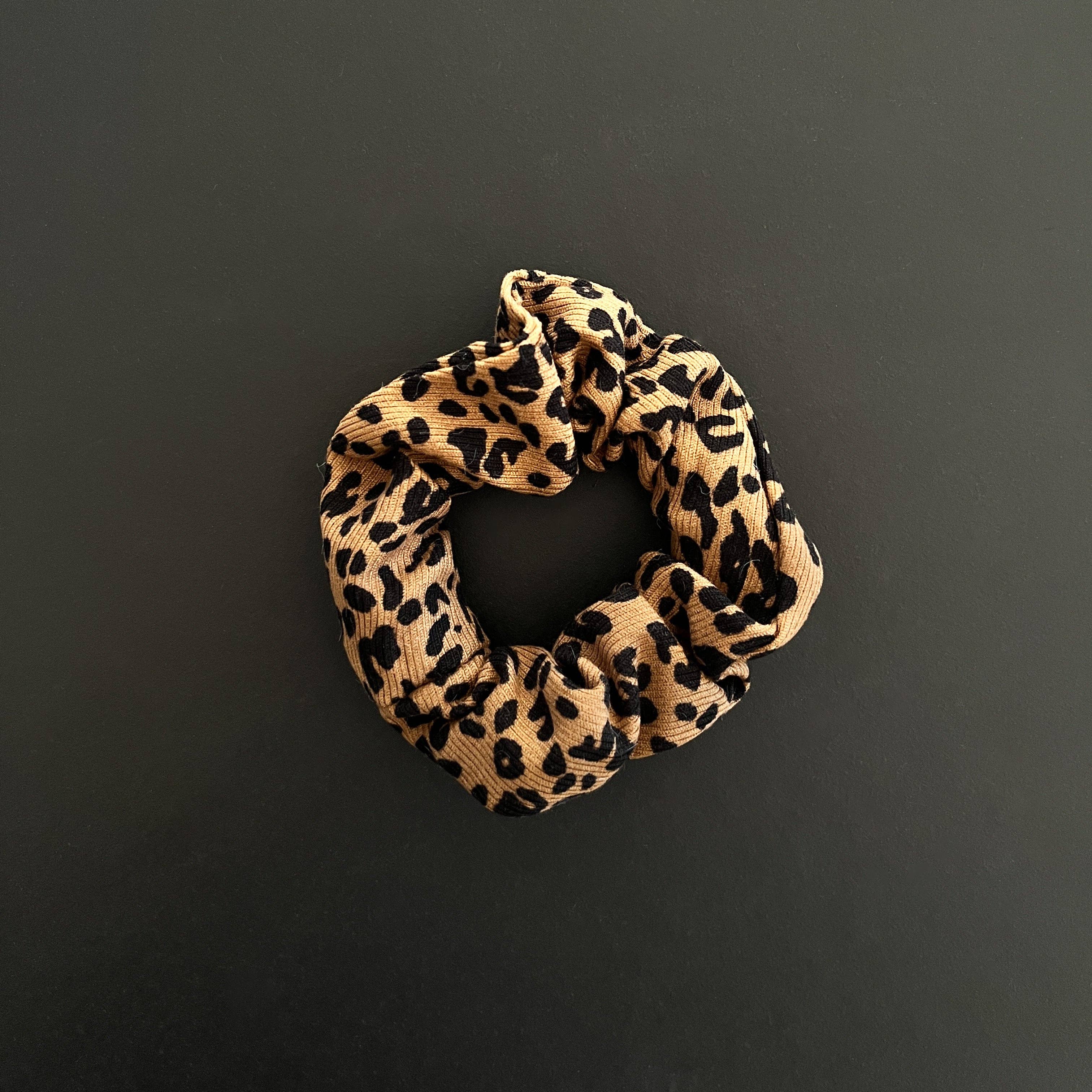 Leo Scrunchie