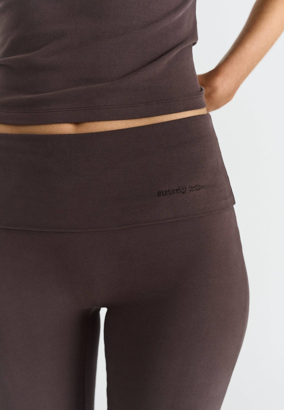 Weiche Baumwollhose mit Umschlagbund - Espresso