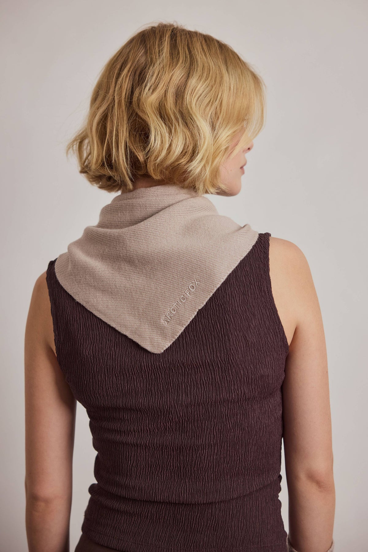 Dreieckstuch aus Merinowolle (S) – Soft Taupe – AW26