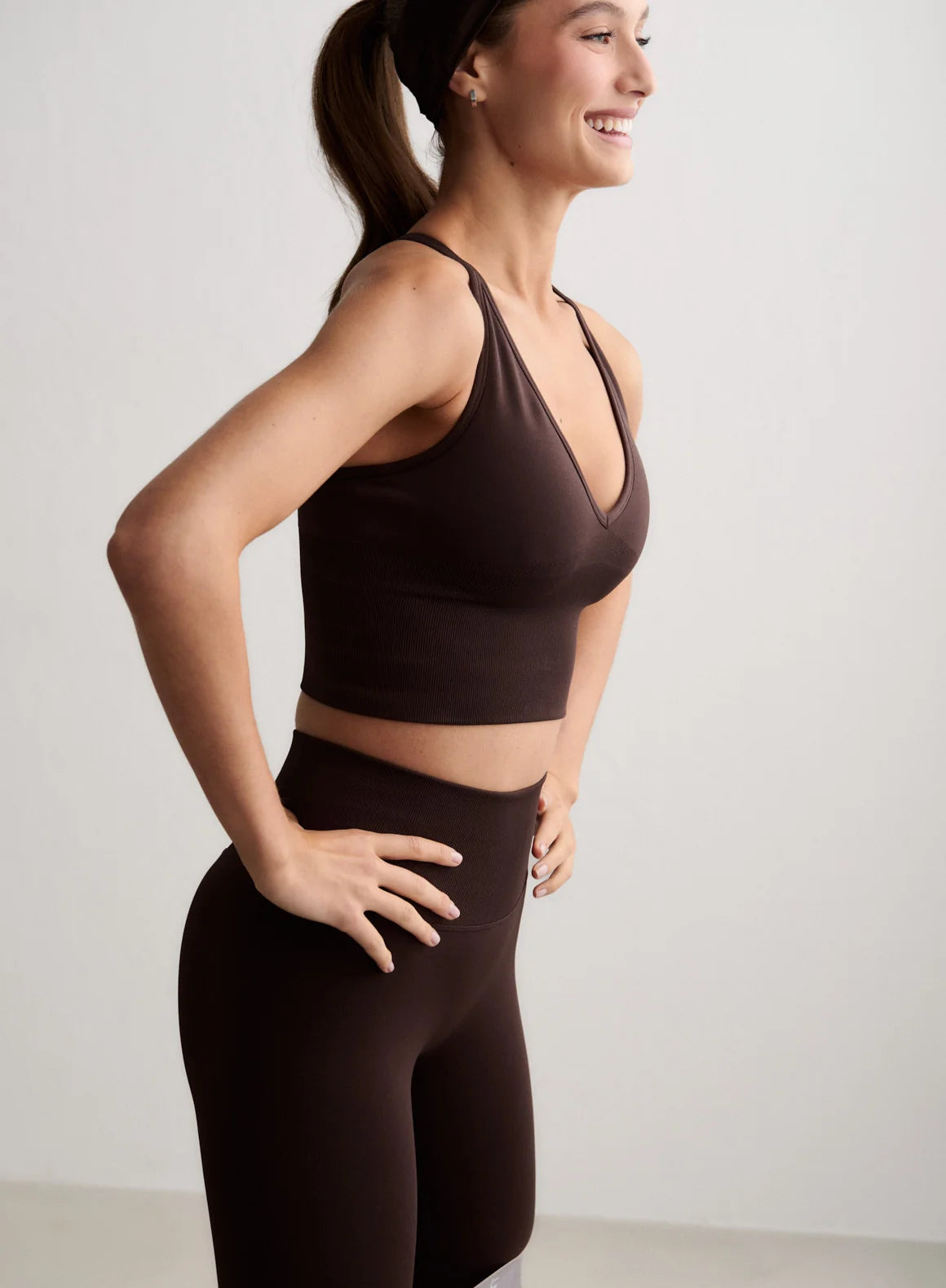 Aim'n Sportswear Shape Seamless Cross Back Bralette chocolate