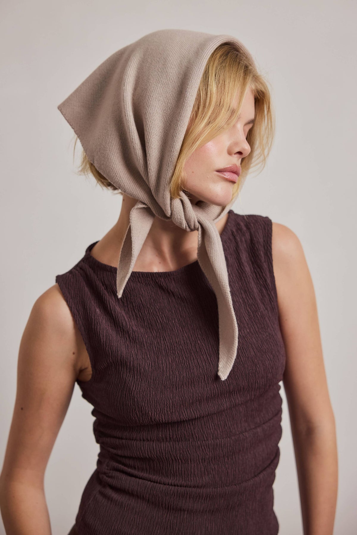 Dreieckstuch aus Merinowolle (S) – Soft Taupe – AW26