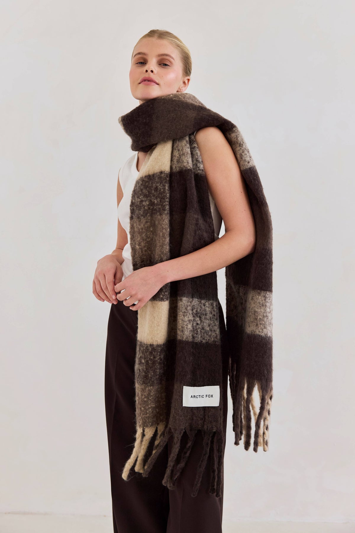 Arctic Fox Reykjavik-Schal – 100 % recycelt – Braun kariert – HW26