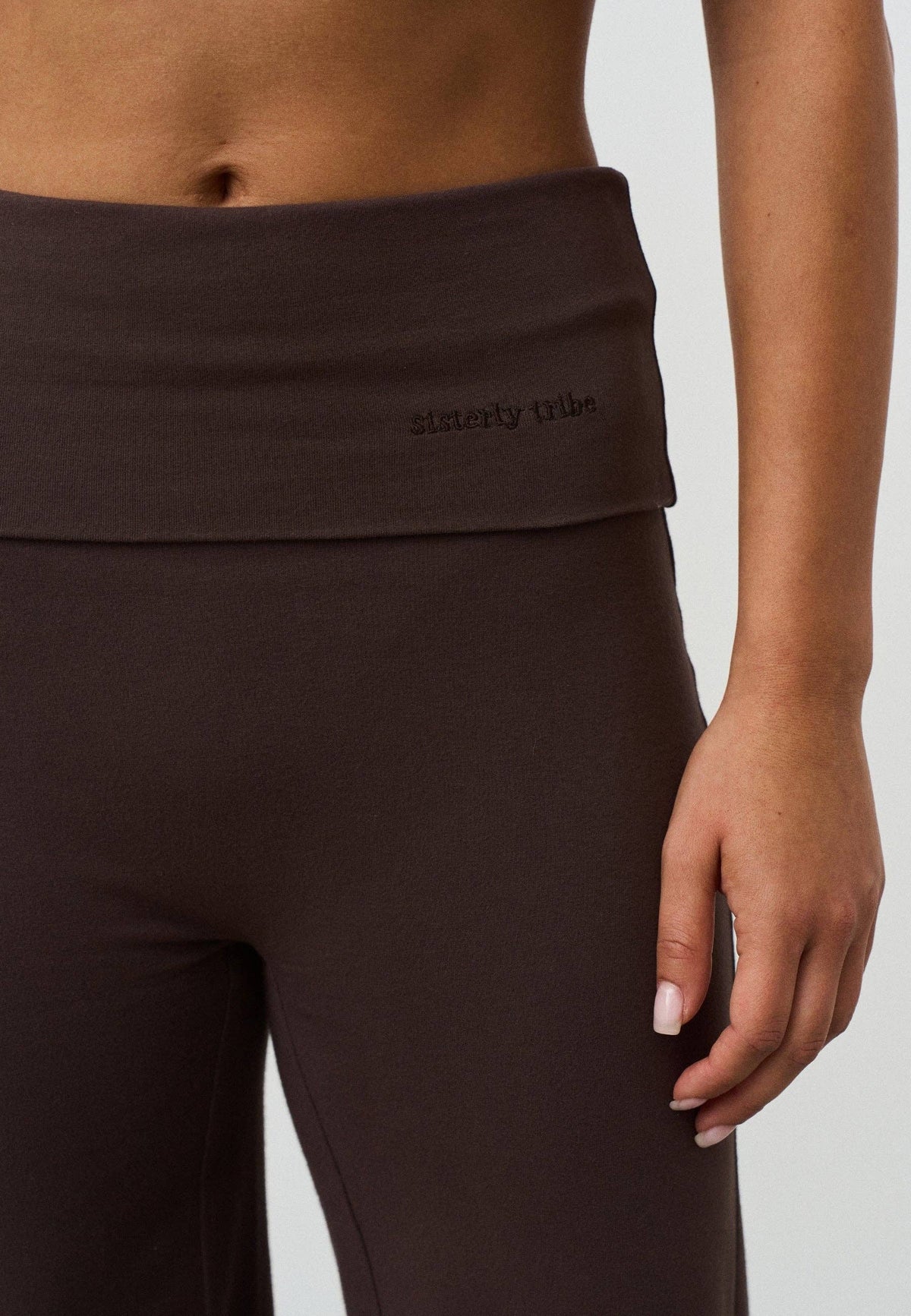 Weiche Baumwollhose mit Umschlagbund - Espresso