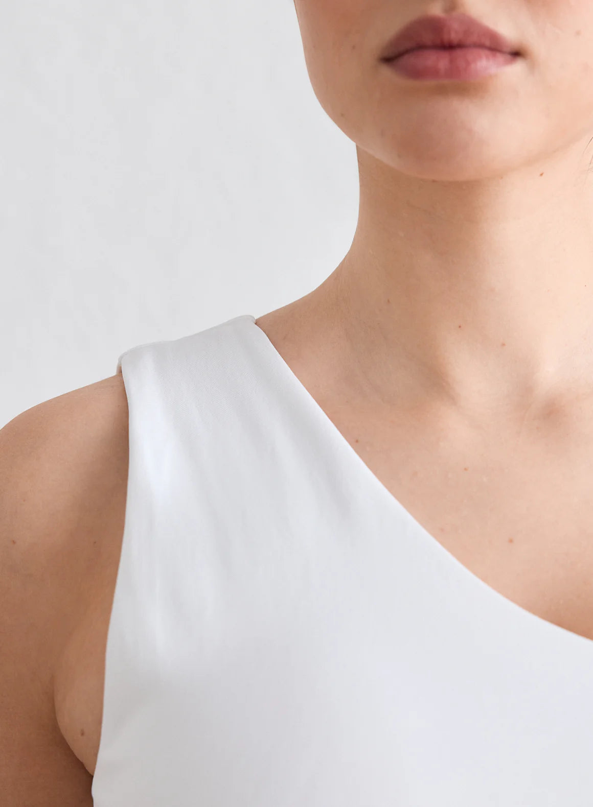 Aim'n Sportswear Shape Seamless One Shoulder Bralette white